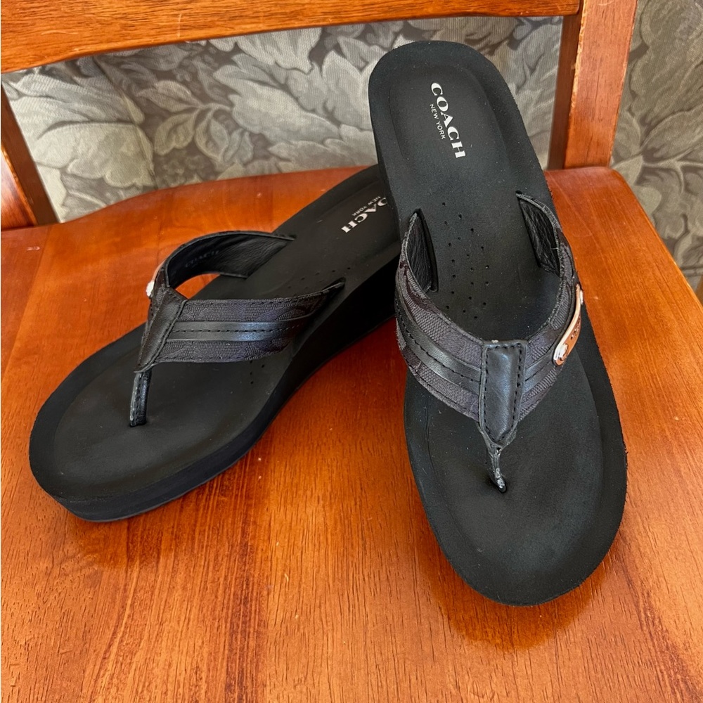 Coach Comfortable Cushion Footbed Wedge Flip Flop Black Color Size 7.5